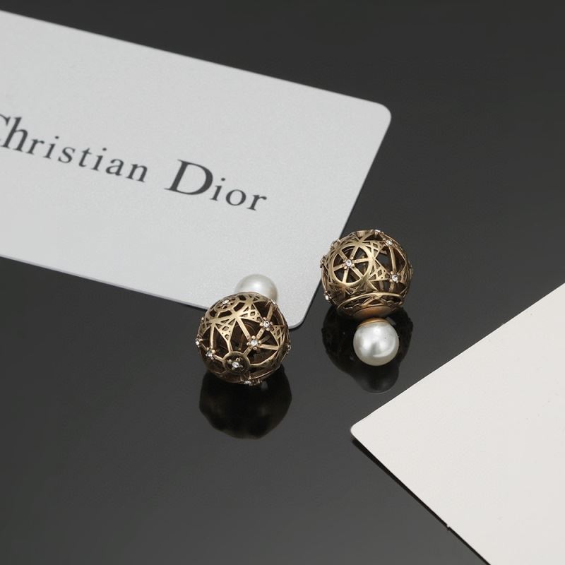 chr1st1an D10r earrings